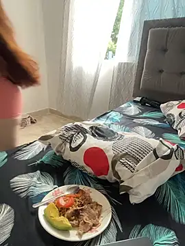 Snapshot of Elena222_ chatting on December 19, 2025, 6:15 pm Elena222 online show from December 19, 2025, 6:15 pm