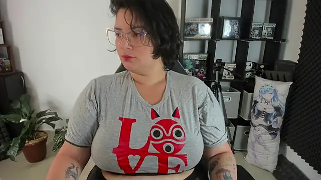 aika-dreams online show from December 23, 2024, 1:13 pm