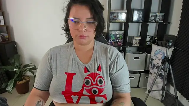 aika-dreams online show from December 23, 2024, 4:17 pm