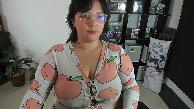 aika-dreams online show from January 15, 2025, 12:25 pm