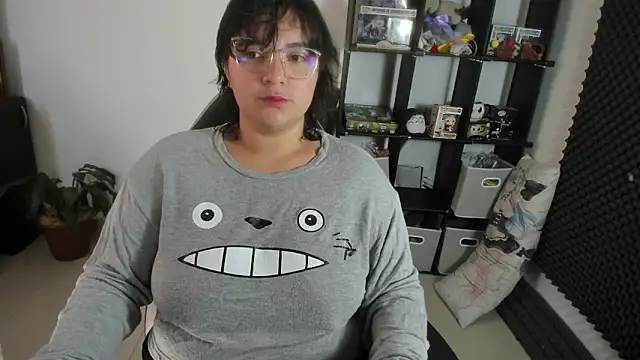 aika-dreams online show from February 6, 2025, 1:21 pm