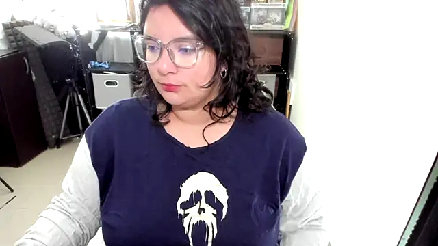 aika-dreams online show from November 7, 2025, 12:49 pm