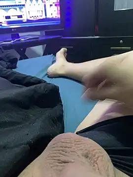 Snapshot of dustbor chatting on March 12, 2025, 5:28 pm dustbor online show from March 12, 2025, 5:28 pm