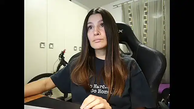 Snapshot of GodlyTheia chatting on December 1, 2024, 5:57 pm GodlyTheia online show from December 1, 2024, 5:57 pm