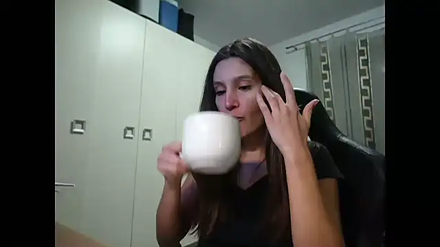 Snapshot of GodlyTheia chatting on December 9, 2024, 3:54 pm GodlyTheia online show from December 9, 2024, 3:54 pm