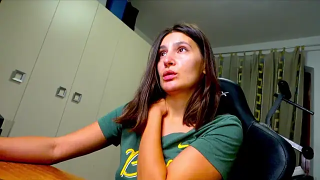 Snapshot of GodlyTheia chatting on October 25, 2025, 4:24 pm GodlyTheia online show from October 25, 2025, 4:24 pm