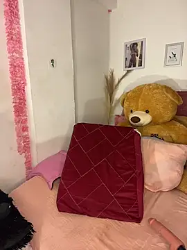 Snapshot of karinacortes chatting on June 10, 2026, 4:06 pm karinacortes online show from June 10, 2026, 4:06 pm