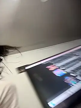 stormytt  online show from November 19, 2025, 6:46 am