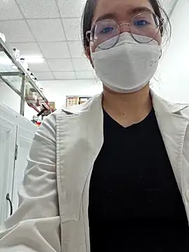 HinaLovely online show from February 12, 2026, 6:19 am