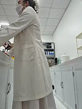 HinaLovely online show from March 3, 2026, 3:34 am