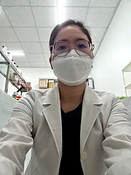 HinaLovely online show from March 4, 2026, 3:12 am