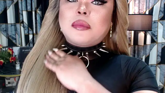 Snapshot of Mistress_DOMnicaaxx chatting on September 17, 2025, 4:41 pm Mistress DOMnicaaxx online show from September 17, 2025, 4:41 pm