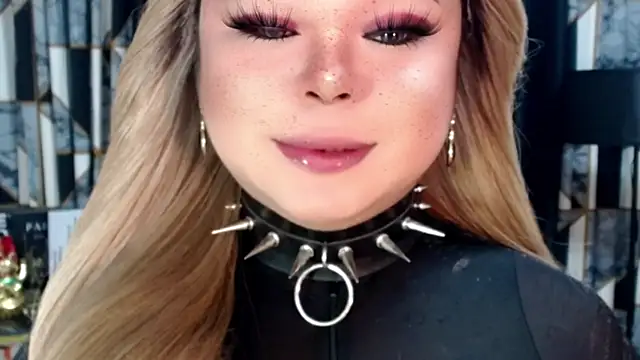 Snapshot of Mistress_DOMnicaaxx chatting on October 4, 2025, 11:25 pm Mistress DOMnicaaxx online show from October 4, 2025, 11:25 pm