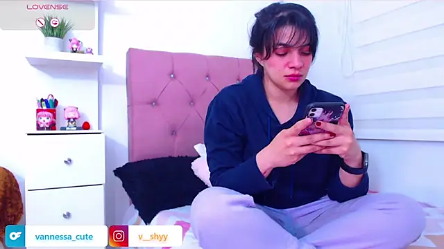 Vannessa  Shy online show from September 10, 2025, 10:54 pm