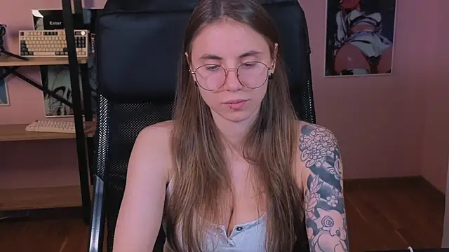  AnnaStark  online show from October 24, 2025, 8:05 pm