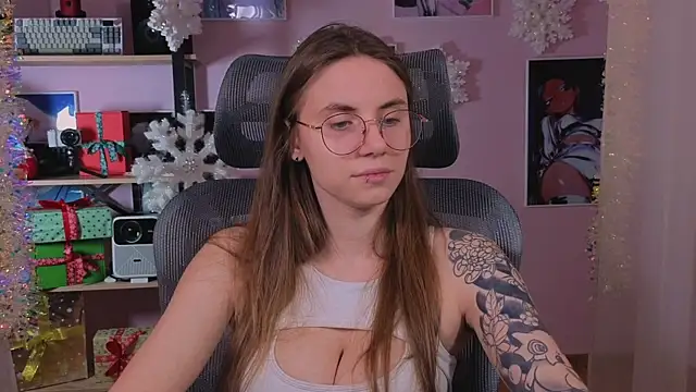  AnnaStark  online show from December 18, 2025, 8:26 pm