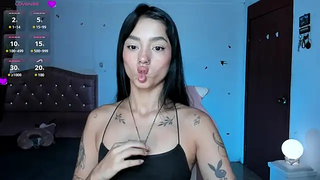 Lizzie corner v online show from December 17, 2024, 2:33 pm