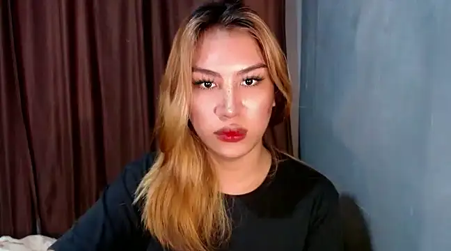 luxxy grand online show from February 4, 2025, 8:06 pm