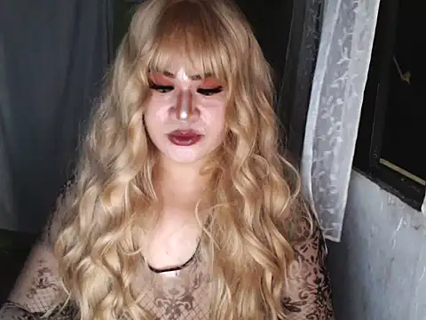 Hugeladycockmarga online show from February 4, 2026, 11:38 am