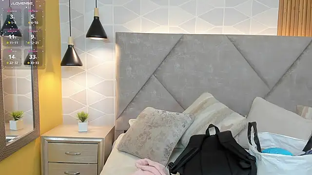 Sammy Fit  online show from April 18, 2026, 12:42 pm