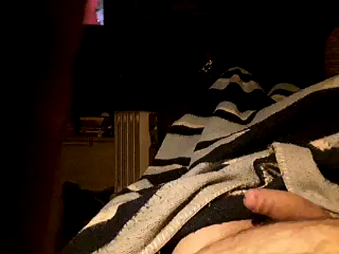 ciruelo1 online show from November 8, 2025, 9:46 pm