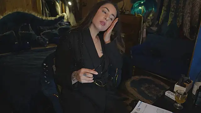 VanessaDoyle online show from March 17, 2026, 11:30 pm