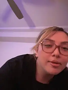 drizzypeach602 online show from December 27, 2024, 5:09 am