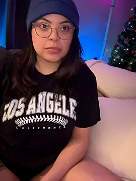 drizzypeach602 online show from December 3, 2025, 4:31 am