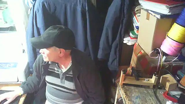 Snapshot of nonnomaturobisex chatting on February 7, 2026, 8:40 am nonnomaturobisex online show from February 7, 2026, 8:40 am