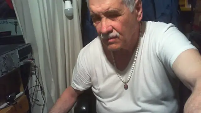 nonnomaturobisex online show from May 19, 2026, 8:31 am
