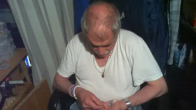 nonnomaturobisex online show from May 25, 2026, 3:51 pm