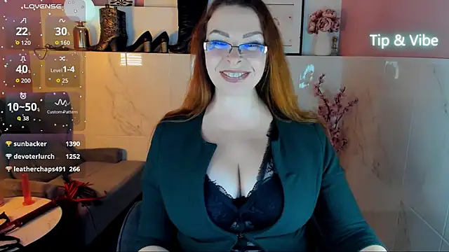 MrsIngrid online show from November 15, 2025, 7:21 pm