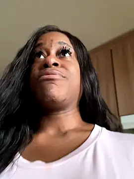 Snapshot of Tikalalin chatting on November 17, 2025, 3:18 pm Tikalalin online show from November 17, 2025, 3:18 pm