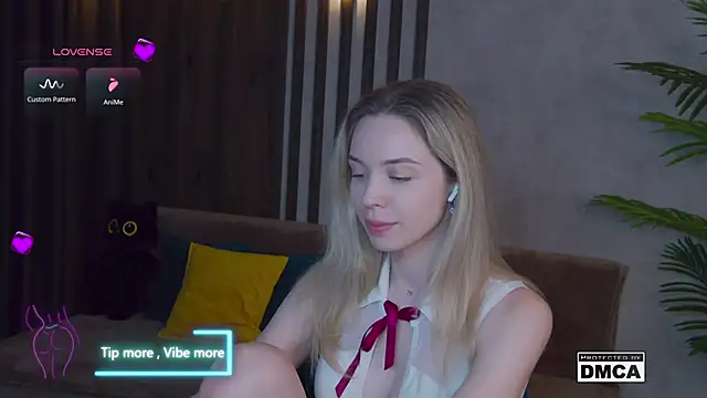 Holl1Would online show from February 23, 2025, 11:14 pm