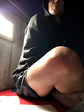 Roberts8inchcock online show from February 3, 2026, 10:53 am