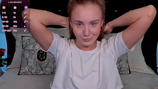 LianaFord online show from March 3, 2025, 7:39 pm