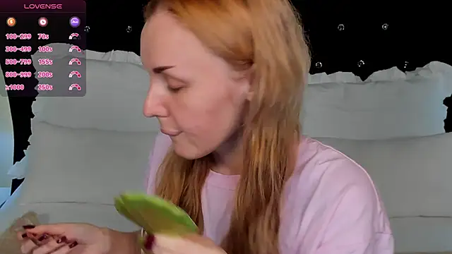 LianaFord online show from November 25, 2025, 8:20 pm