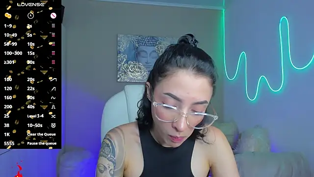 barbie scoth  online show from October 25, 2025, 10:26 pm