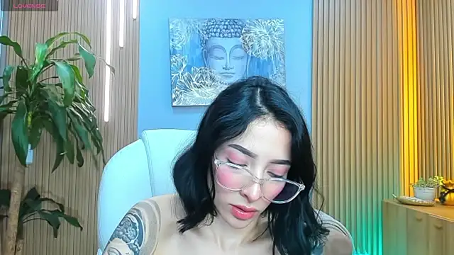 barbie scoth  online show from May 9, 2026, 8:47 pm