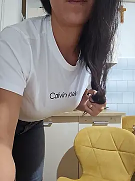 NathalieDream online show from September 25, 2025, 11:36 am