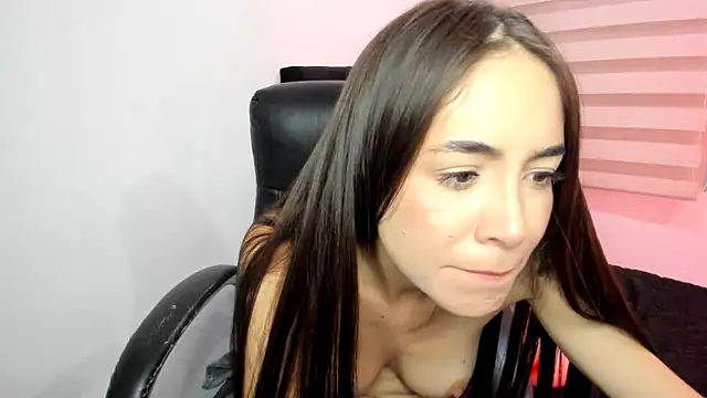 CristinaLaurentt online show from February 22, 2025, 2:28 am