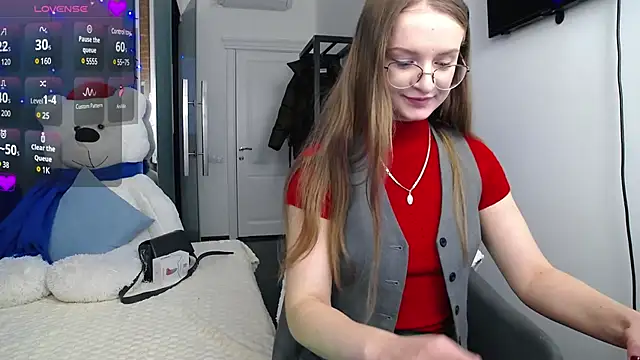 KateJonson online show from December 11, 2024, 2:22 pm