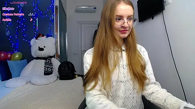 KateJonson online show from February 18, 2025, 7:43 am