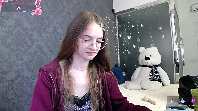 KateJonson online show from June 12, 2026, 6:56 am