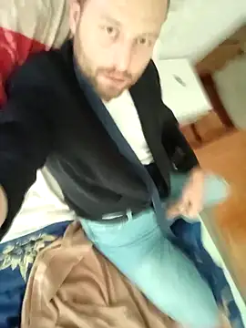 HouseOfCums online show from September 17, 2025, 5:31 am