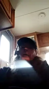 Snapshot of truckerlove69 chatting on December 4, 2024, 4:27 pm truckerlove69 online show from December 4, 2024, 4:27 pm