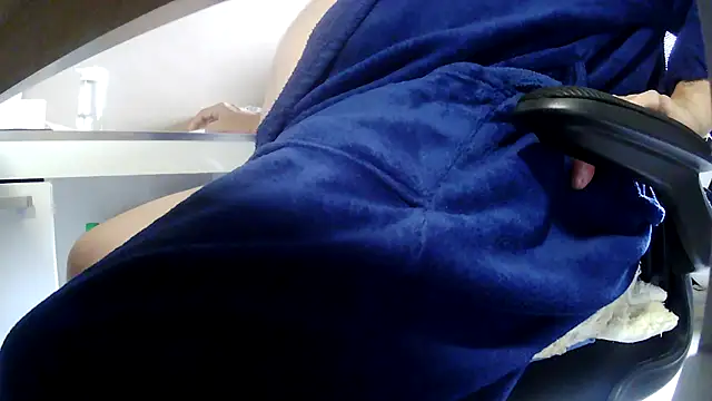 suedel65 online show from May 13, 2026, 4:04 pm