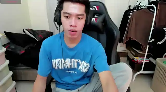 Snapshot of Lightjt04 chatting on March 18, 2025, 11:31 pm Lightjt04 online show from March 18, 2025, 11:31 pm