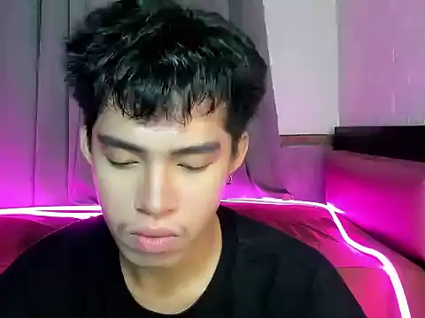 Snapshot of Lightjt04 chatting on October 6, 2025, 7:44 pm Lightjt04 online show from October 6, 2025, 7:44 pm