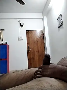 Desi Londa 143 online show from November 18, 2025, 4:44 pm